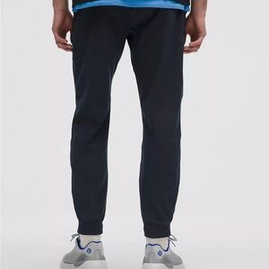 lululemon athletica Men's Navy ABC Joggers Shorter